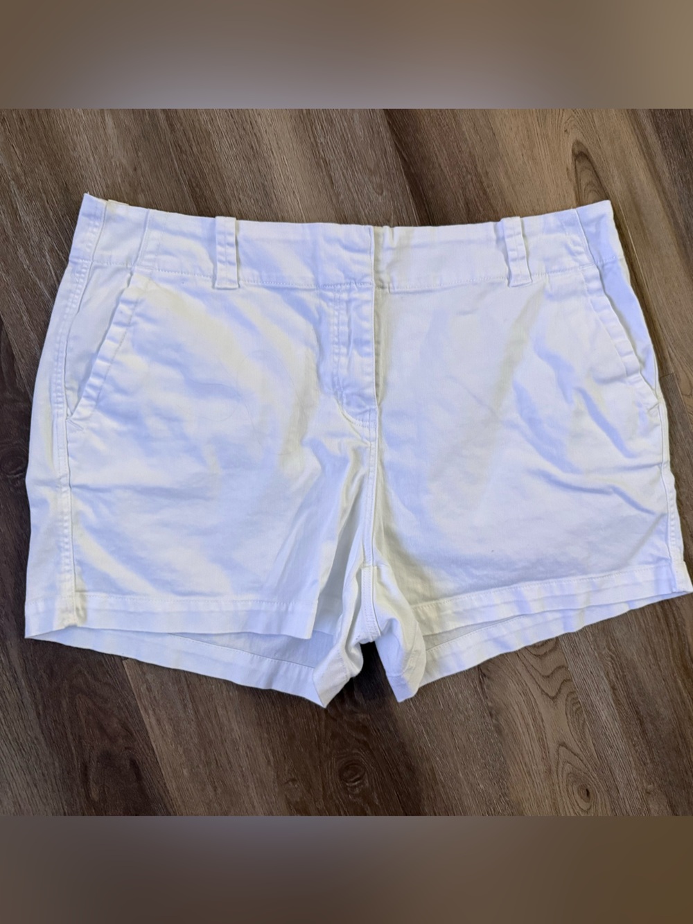 Vineyard Vines White Women's Bermuda Shorts